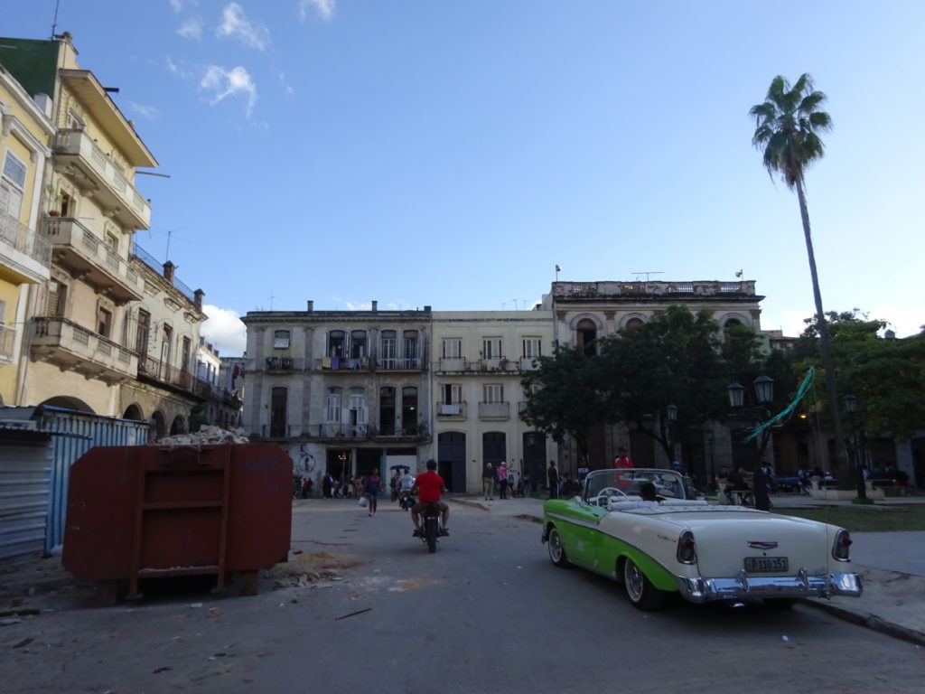 キューバの車