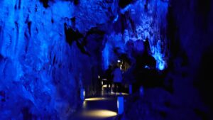 岩手県の龍泉洞
