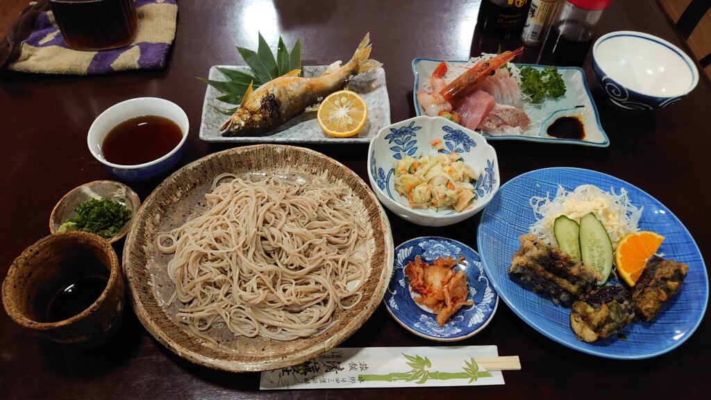 大分県日田市の民宿清流荘の夕食